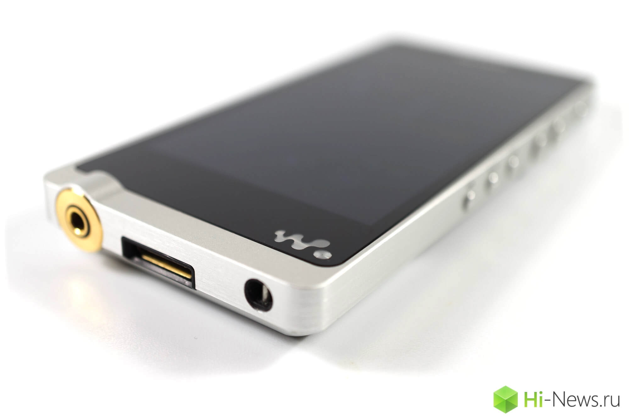 Снизу под углом