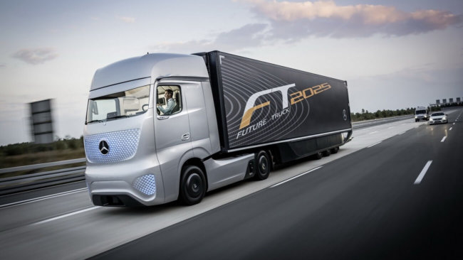 Компания Mercedes создала самоуправляемый грузовик будущего. Фото.