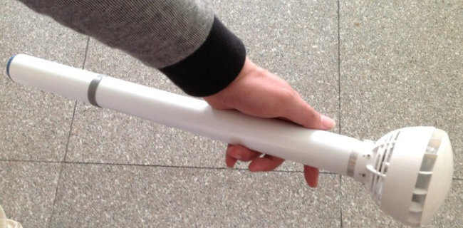 На Kickstarter собирают средства на зонтик с воздушным силовым полем. Фото.