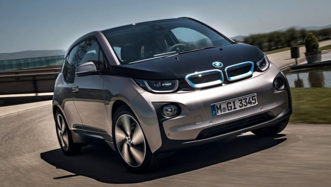 BMW предлагает заряжать электромобили от уличных фонарей. Фото.