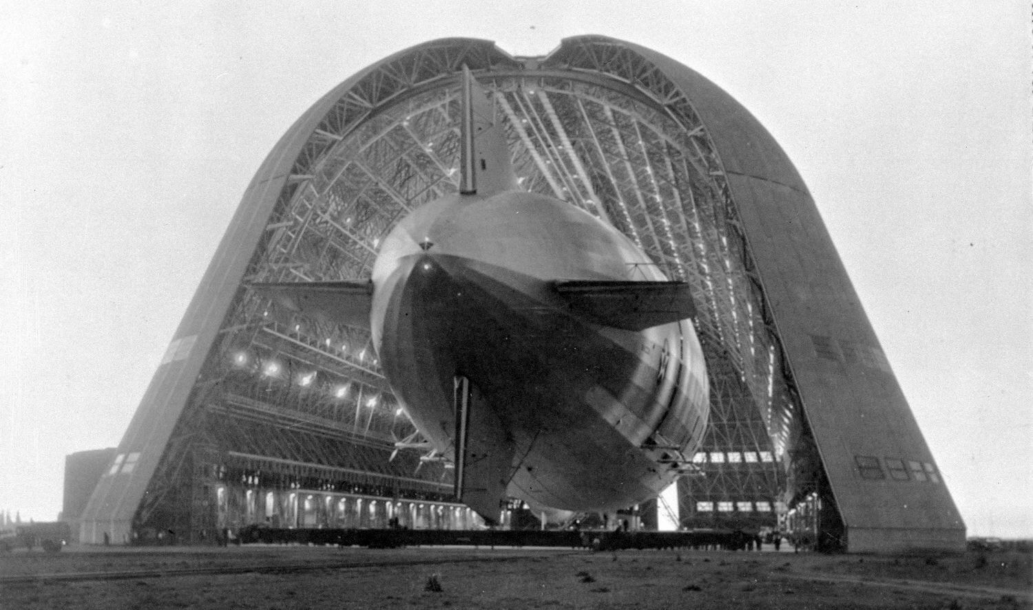 Google арендовала у NASA гигантские ангары для секретных проектов