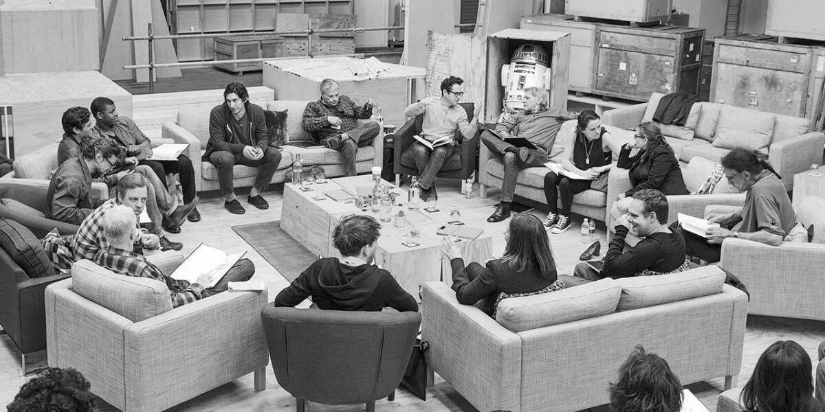 Съёмочная команда фильма на совещании