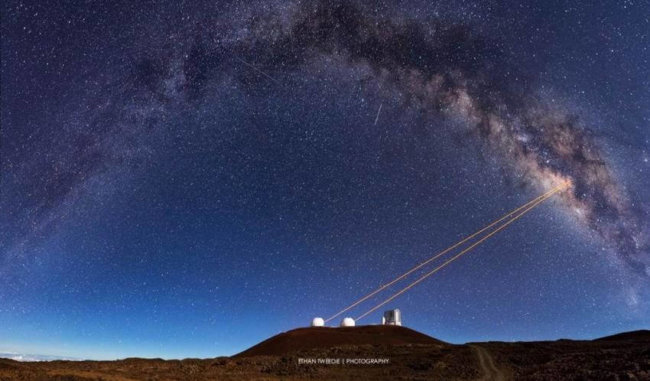 Астрономы определили загадочный объект в центре нашей галактики. Фото.