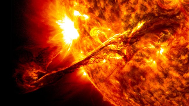 Искусственный интеллект может предсказать солнечные вспышки. Фото.