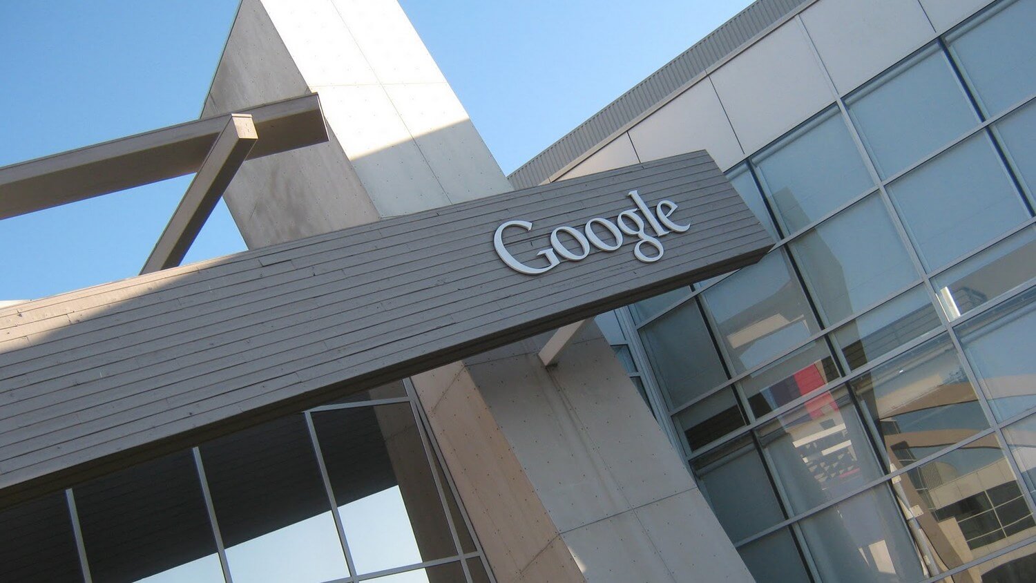 Google показала самоуправляемый автомобиль