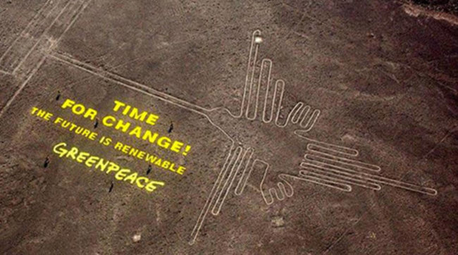 Greenpeace осквернили знаменитые геоглифы плато Наска. Фото.
