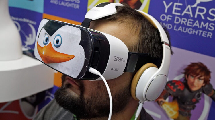Samsung опубликовала пугающий перечень рисков, связанных c Gear VR. Фото.