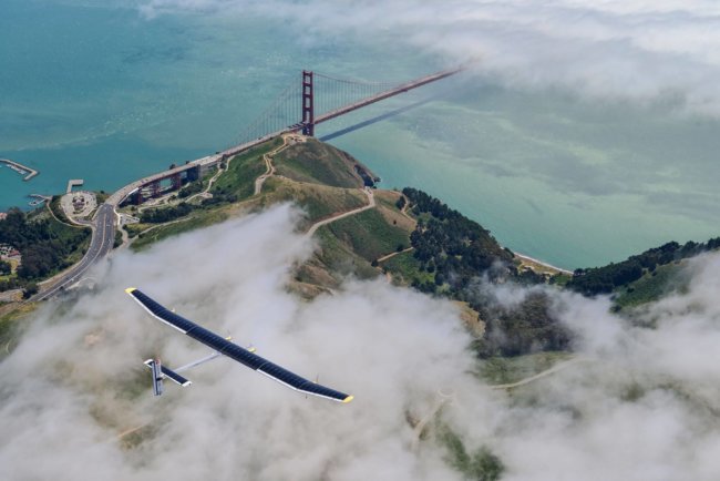 Солнечный самолет Solar Impulse 2 готов совершить кругосветное путешествие. Фото.
