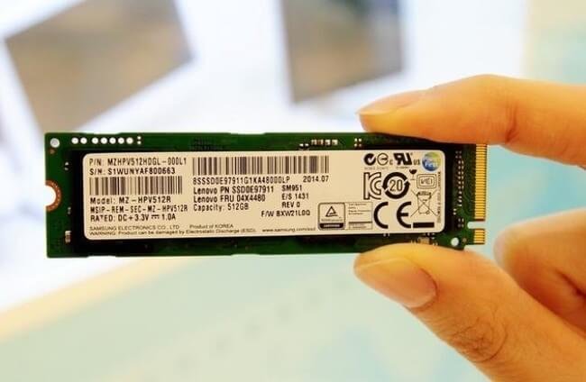 Новый SSD-накопитель компании Samsung заткнул за пояс всех конкурентов. Фото.
