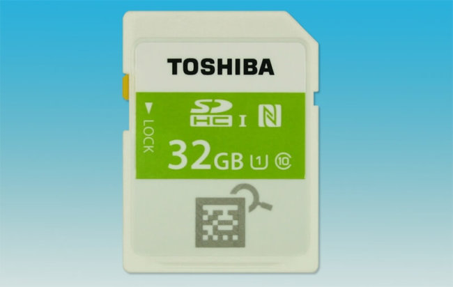 #CES | Toshiba представила первую в мире карту памяти с модулем NFC. Фото.