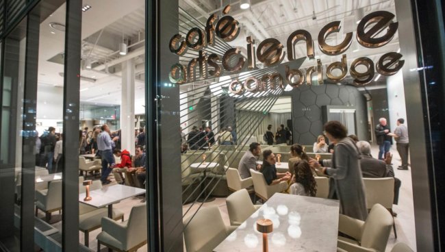 Учёный из Гарвардского университета открыл необычное кафе. Фото.