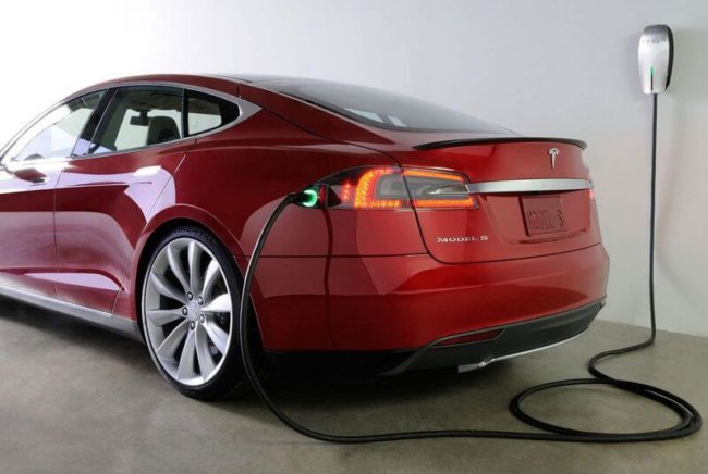 Tesla представит аккумуляторную батарею для питания дома. Фото.