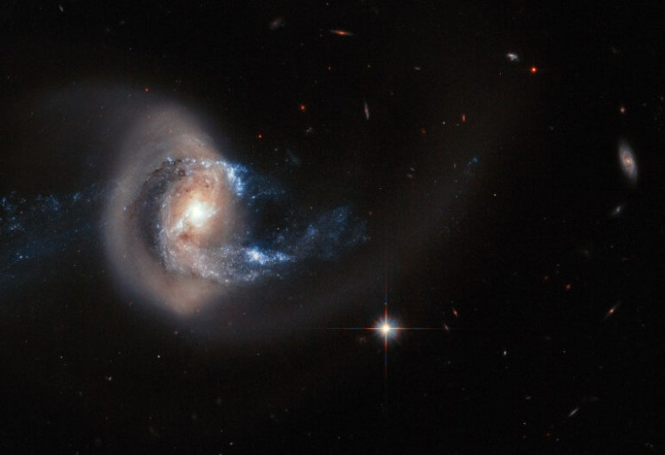 galaxies-colliding