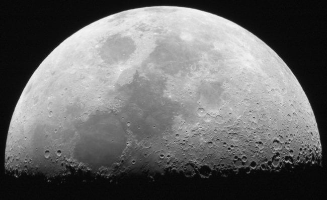 10 фактов о лунах, которые вас удивят. Фото.