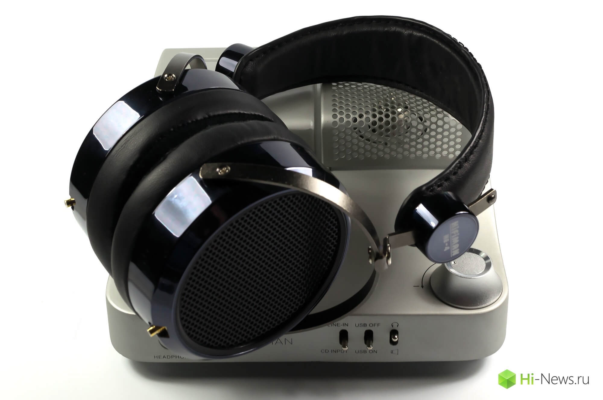 9 With EF-100 9 With EF-100