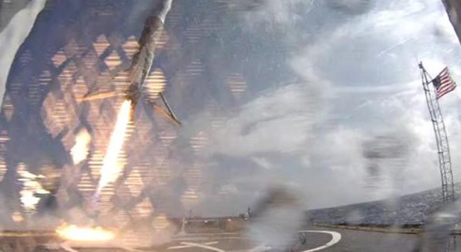 Ракету Falcon 9 вновь попытались посадить на плавучую платформу