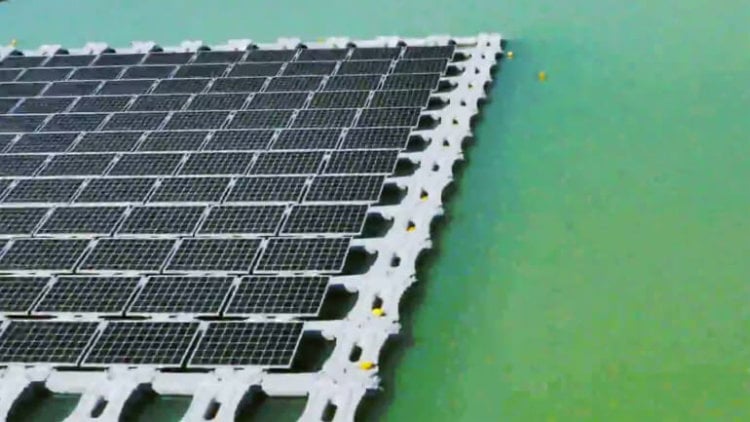 floating-solar-power-plant-2