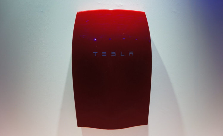 Компания Tesla представила домашний аккумулятор Powerwall
