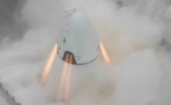 SpaceX успешно испытала аварийную систему Dragon. SpaceX успешно испытала аварийную систему Dragon. Фото.
