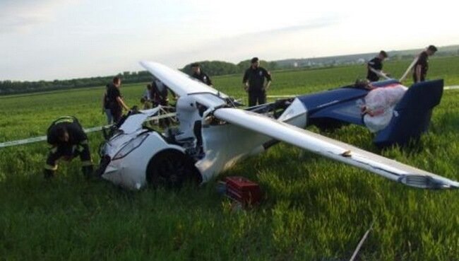 Во время проведения испытаний «Аэромобиля» произошла катастрофа. Фото.