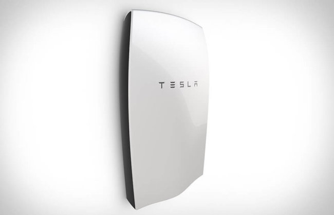 Компания Tesla представила домашний аккумулятор Powerwall. Фото.