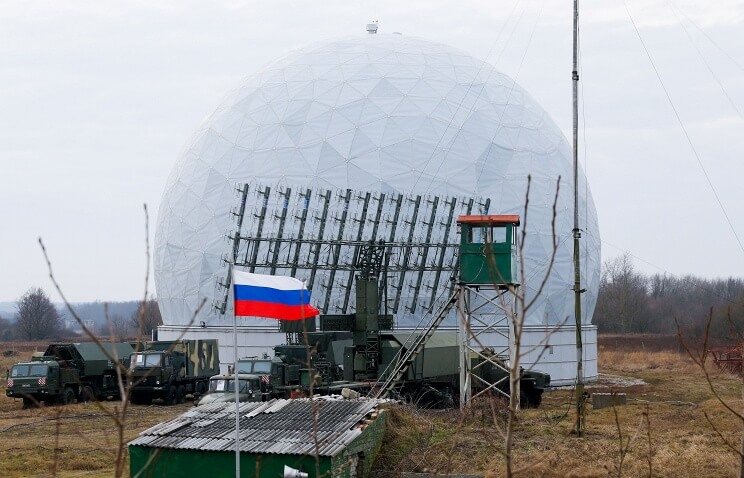 Российские военные получат возможность отключать вражеские спутники. Фото.