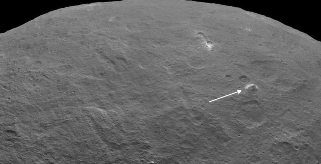 На карликовой планете Церера обнаружена пирамида. Фото.