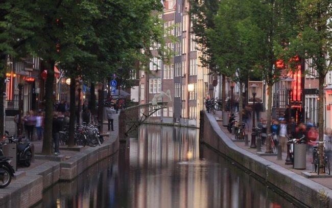 В Амстердаме построят 3D-напечатанный мост. Фото.