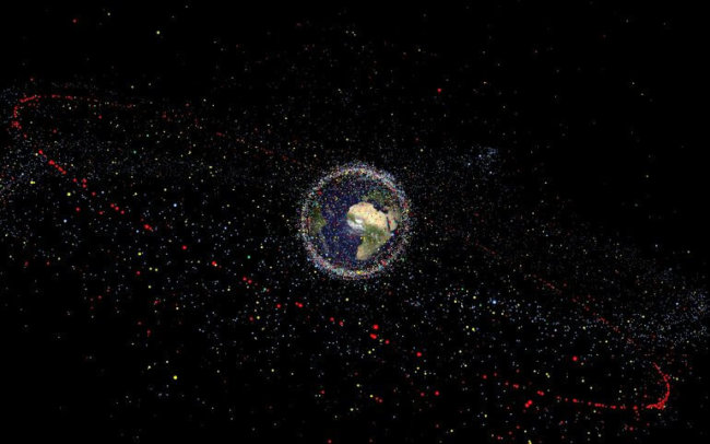 План ЕКА по очистке орбиты от космического мусора сдвинулся с мертвой точки. Фото.