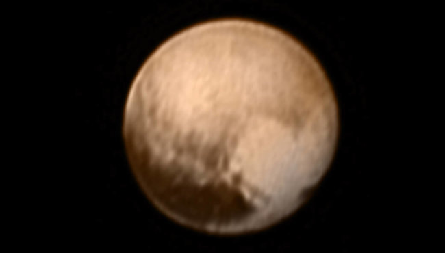 «Новые горизонты» передал первую фотографию Плутона после потери связи. Фото.