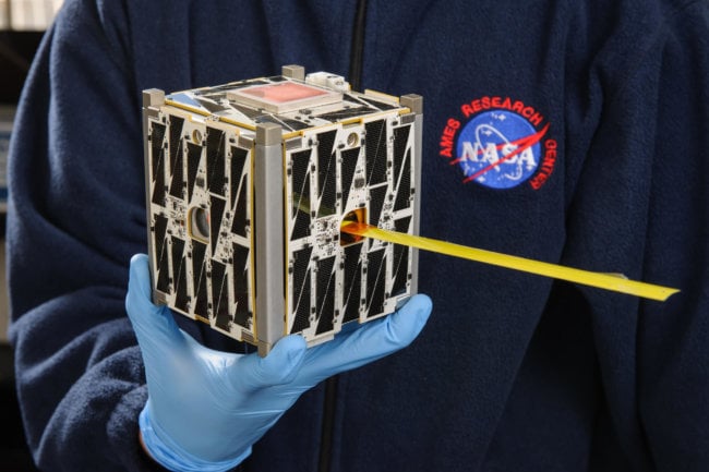 NASA подбросит крошечные спутники на орбиту. Фото.