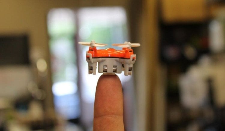 Aerius – самый миниатюрный дрон-квадрокоптер в мире