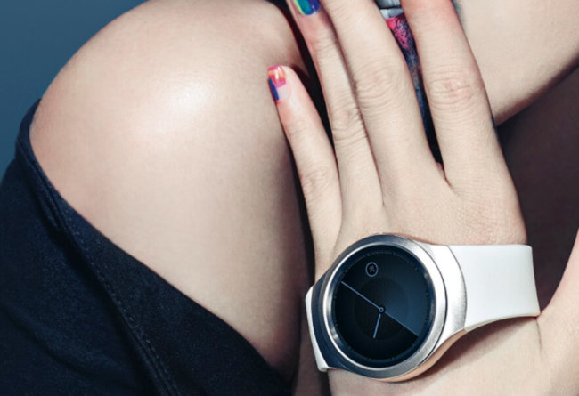 Samsung показала смарт-часы Gear S2 до премьеры. Фото.