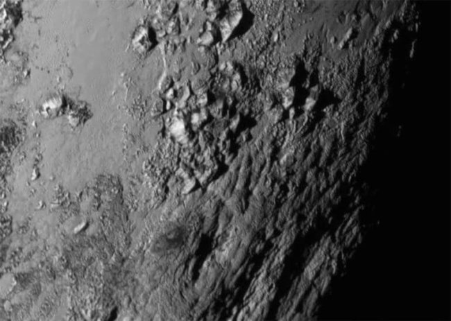 «Новые горизонты» начал передачу всех собранных данных о Плутоне. Фото.