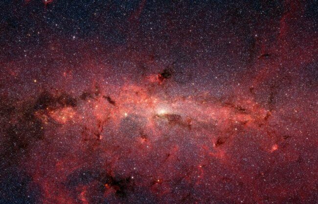 «Хаббл» провел «археологические раскопки» в центре Млечного Пути. Фото.