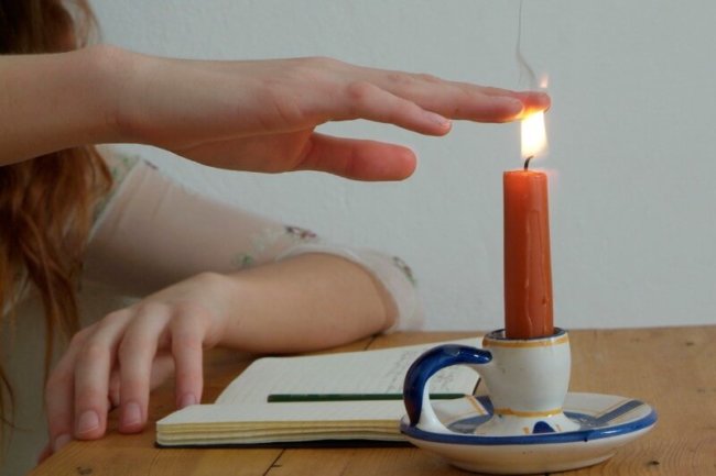 Женщина, которая никогда не чувствовала боли, испытала ее впервые. Фото.