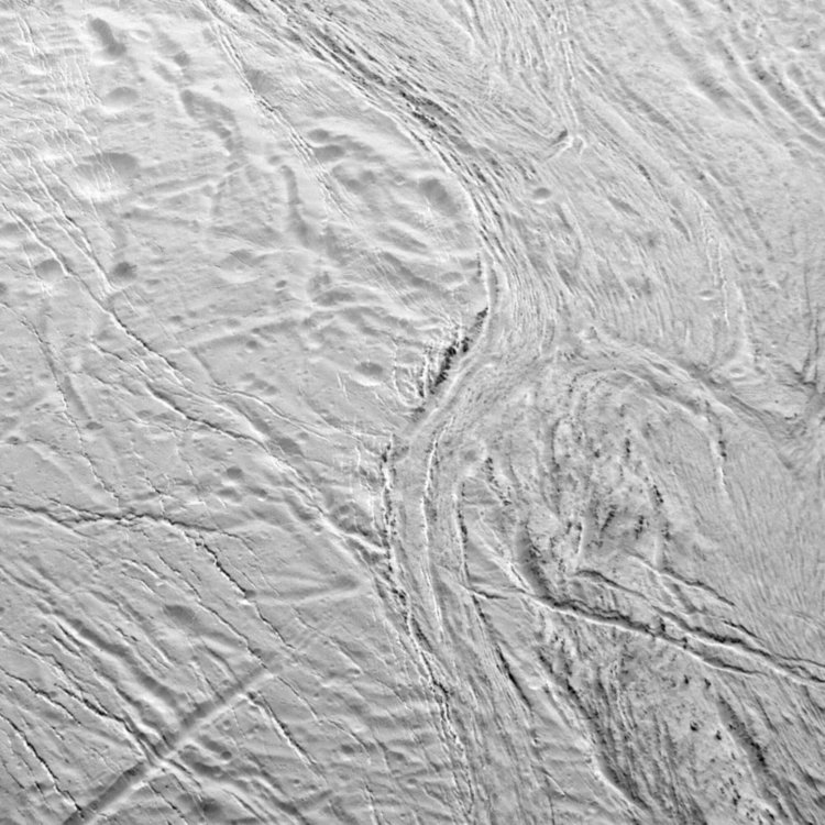 enceladus-flyby2
