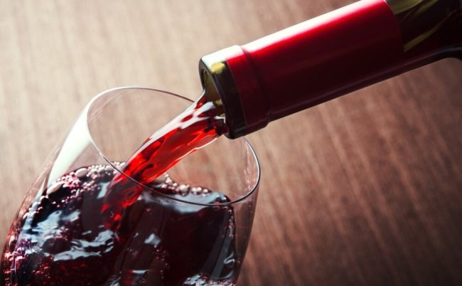 Учёные приравняли бокал красного вина к часу занятий в спортзале. Фото.