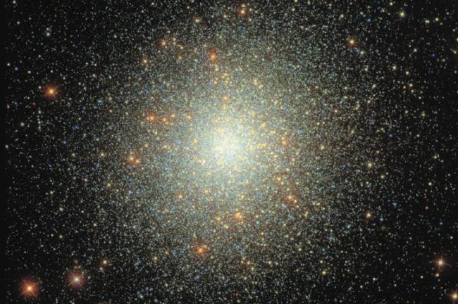 Шаровые звездные скопления Млечного Пути могут прятать нечто интересное. Фото.
