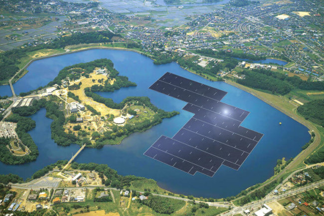 В Японии началось строительство плавающей солнечной электростанции. Фото.