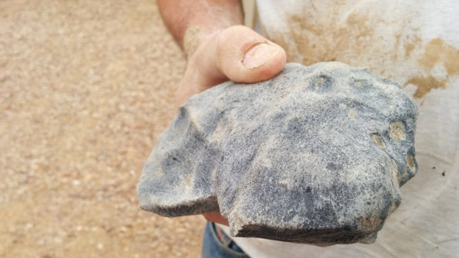 Австралийские геологи нашли камень, возраст которого больше возраста Земли. Фото.