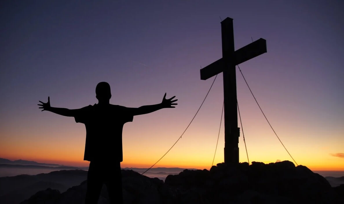 Религия и мораль. Религиозные люди стараются вести себя сдержаннее, опасаясь посмертного наказания. Фото.