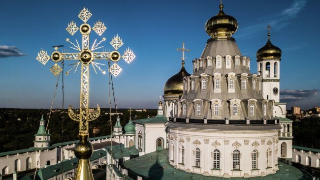Падение религиозности не означает падение нравственности. Фото.
