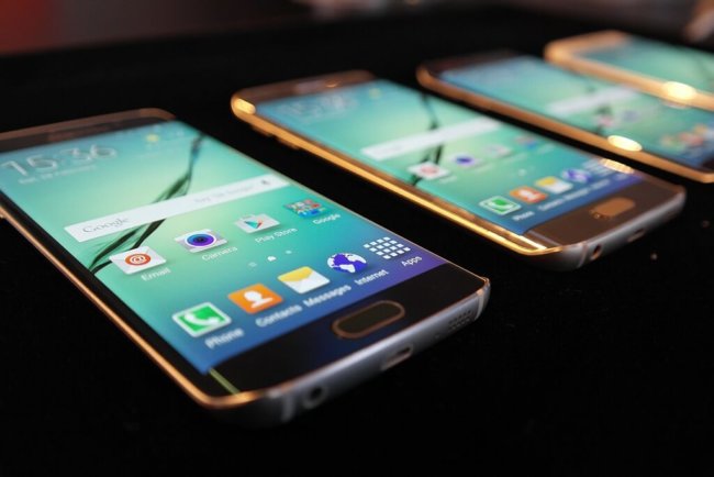 В Galaxy S7 и Galaxy S7 Edge вернут поддержку карт памяти. Фото.