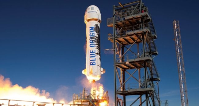 Компания Blue Origin планирует начать туристические космические полеты в 2018 году. Фото.