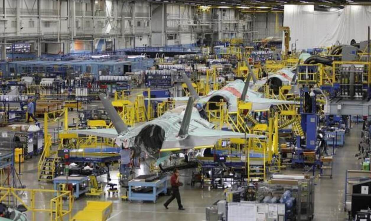 10 самых продвинутых заводов мира. Завод Lockheed Martin. Фото.