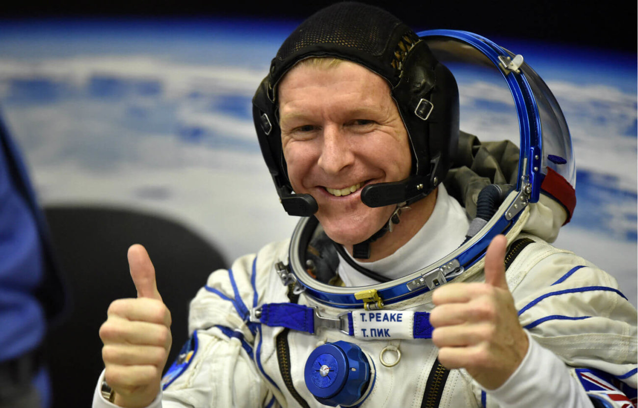 Астроноват