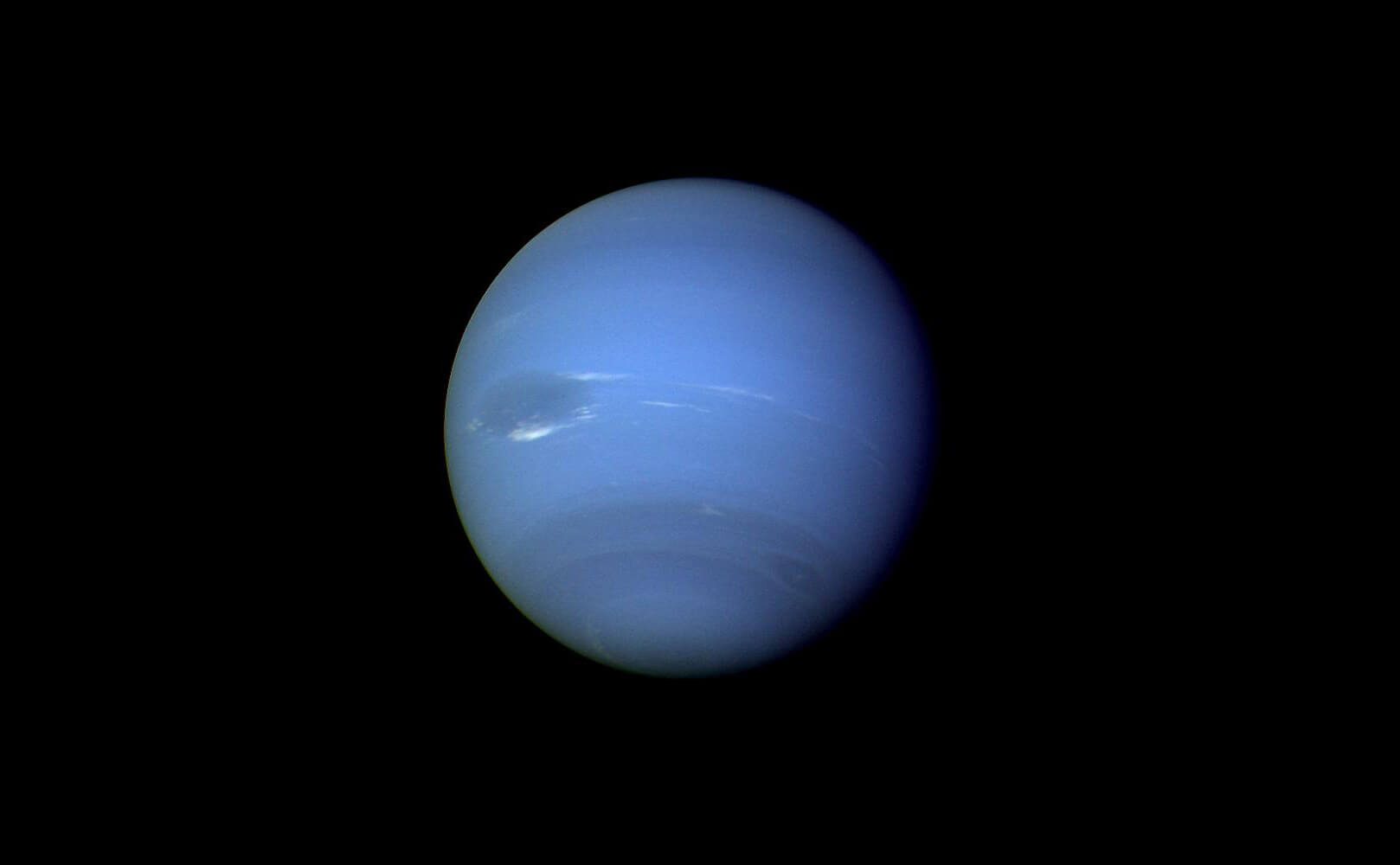 Движение Сатурна. Нептун, самая далекая из известных на данный момент планет, используется для калибровки данных по измерению реликтового излучения. Фото.