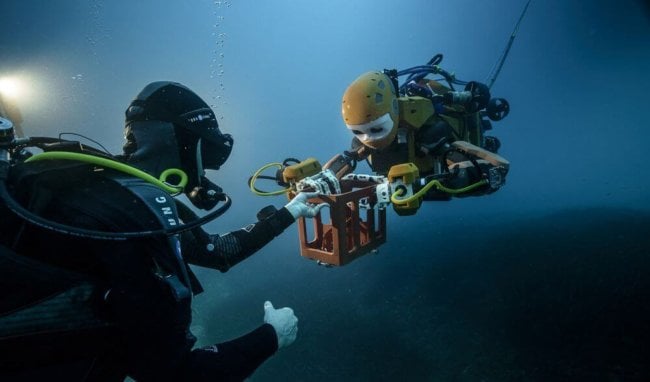 Робот-аватар поможет учёным исследовать глубины океана. Фото.