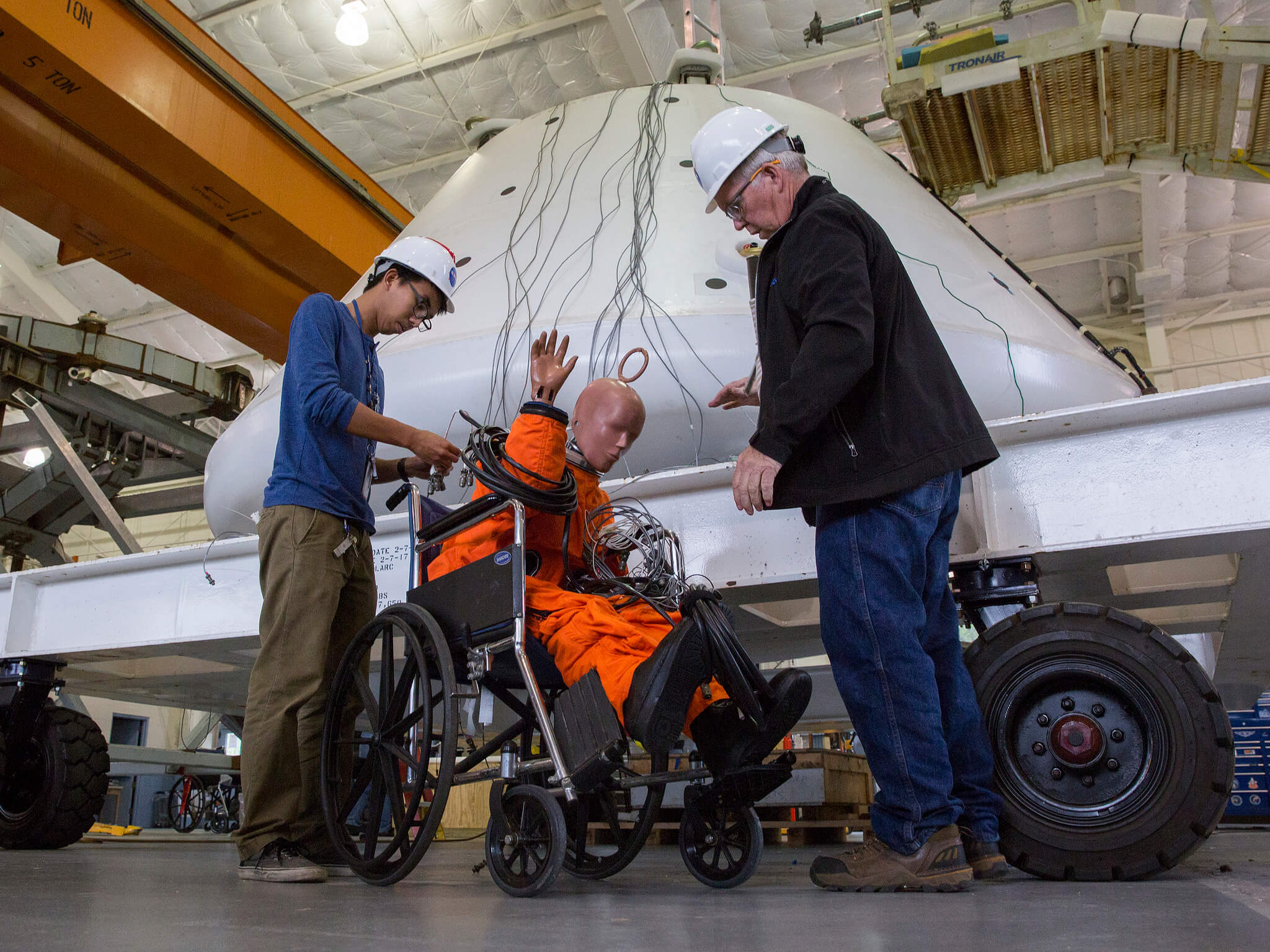 Как в NASA проводят краш-тест космического корабля Orion